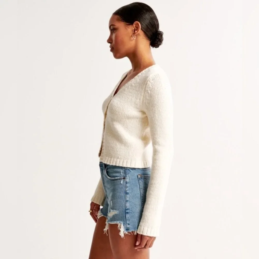 Abercrombie Curve Love The Mom High Rise Denim Short - Picture 7 of 7